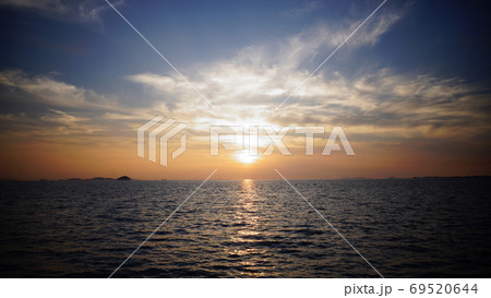 波 夕方 夕日 69520644