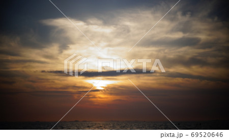 夕方 夕暮れ 夕刻 69520646