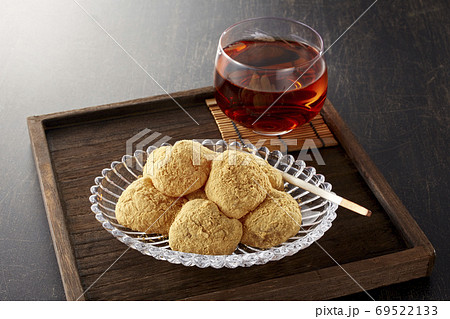 わらび餅【きな粉】とほうじ茶 69522133