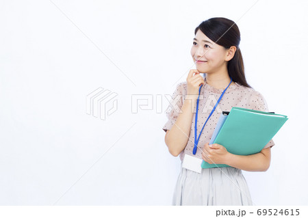 30代女性 オフィスカジュアル 69524615