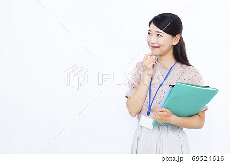 30代女性 オフィスカジュアル 69524616