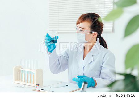 研究・科学者イメージ 研究・科学者イメージ 69524816