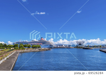 象の鼻パークと横浜港の風景 69526284