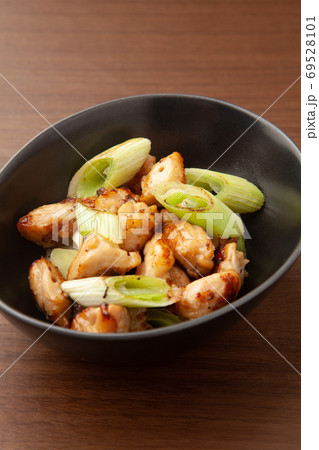 ぼんじりのネギ塩炒め 69528101