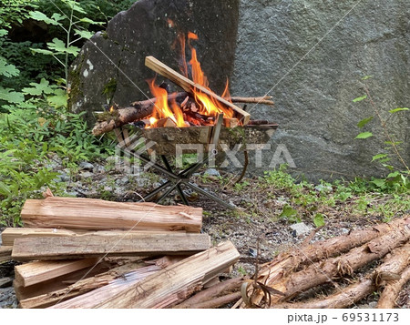 焚き火 69531173