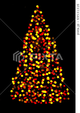 Blurred christmas tree lights isolated on black background 69531316