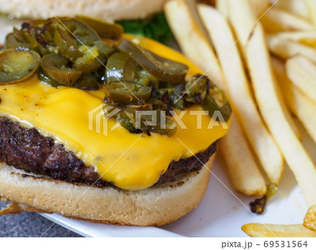 ハラペーニョ・バーガー 69531564