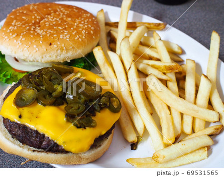 ハラペーニョ・バーガー 69531565