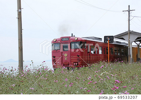 愛媛県を走る観光列車 伊予灘ものがたりの写真素材