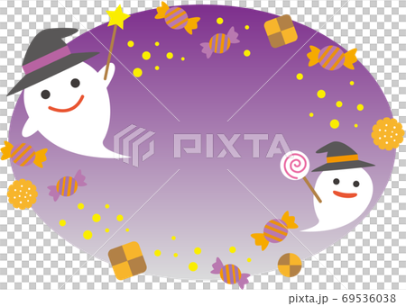お菓子とハロウィンハットをかぶった可愛いオバケのフレーム お菓子とハロウィンハットをかぶった可愛いオバケのフレーム 69536038