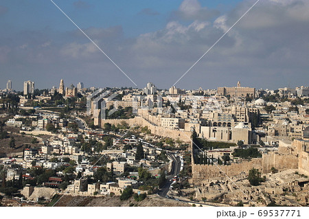 オリーブ山からの旧市街 69537771