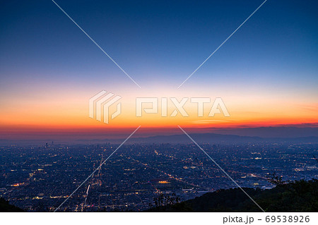 《大阪府》大阪中心街の夜景・全景 69538926