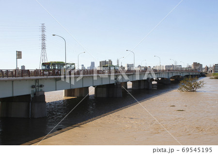 鹿浜橋:増水した荒川土手にて(令和元年台風19号) 鹿浜橋:増水した荒川土手にて(令和元年台風19号) 69545195