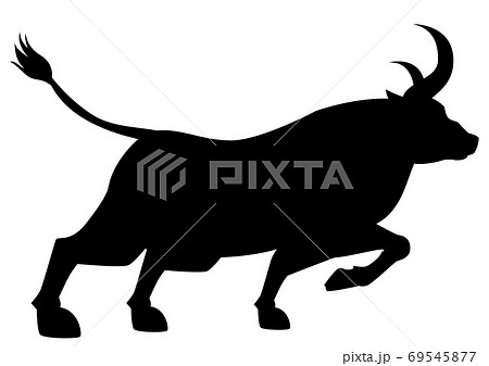 牛のシルエット 動物 牛 丑年 26 歩く牛 前進のイラスト素材