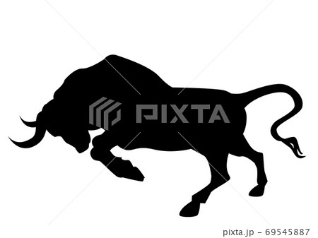 牛のシルエット 動物 牛 丑年 8 飛びかかる牛のイラスト素材