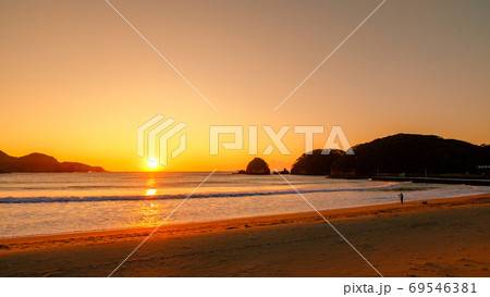 南伊豆:弓ヶ浜の夜明け 南伊豆:弓ヶ浜の夜明け 69546381