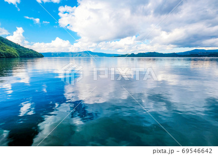 夏空を映す十和田湖 69546642