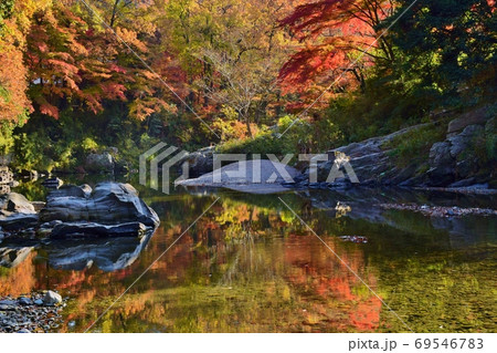 紅葉の嵐山渓谷・埼玉県 紅葉の嵐山渓谷・埼玉県 69546783