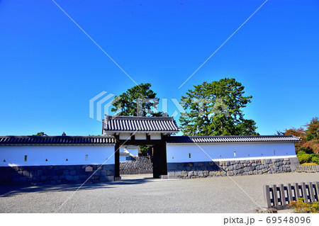 秋の小田原城 69548096