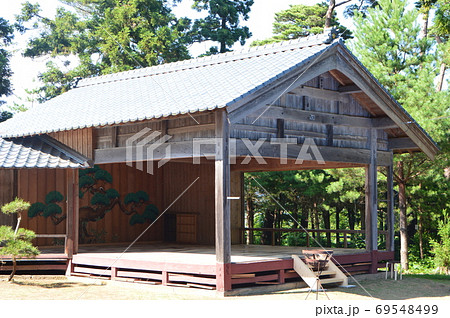 能舞台（椎崎諏訪神社／佐渡島・新潟県佐渡市原黒724） 69548499