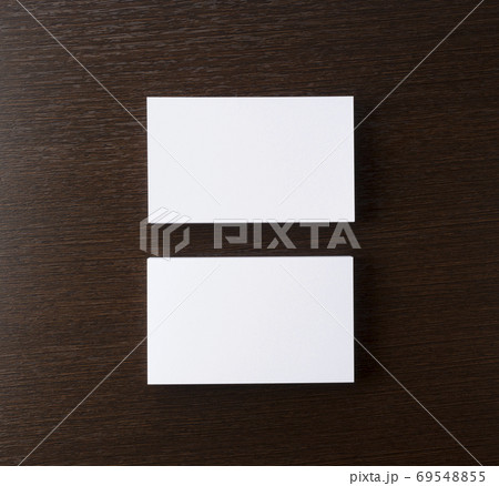 木の背景に無地の名刺 69548855