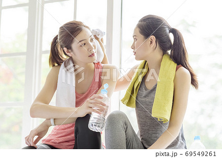 Female sports conversation  69549261