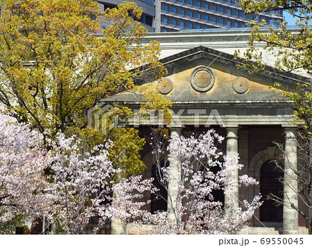 旧造幣寮鋳造所正面玄関 69550045