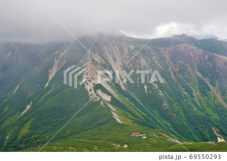 三俣蓮華岳山頂からの鷲羽岳 三俣蓮華岳山頂からの鷲羽岳 69550293