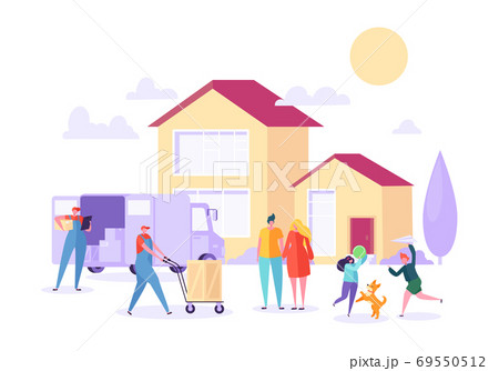 Home Move with Removal Porter Help. Happy Family 69550512