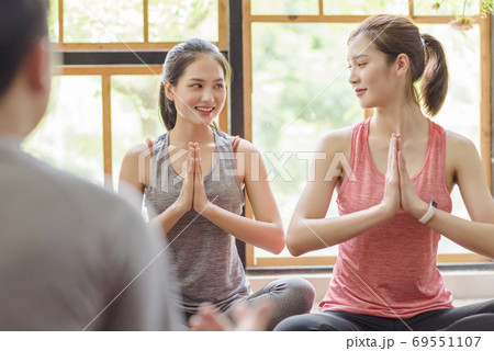 Women sportswear 69551107