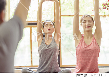 Women sportswear 69551109