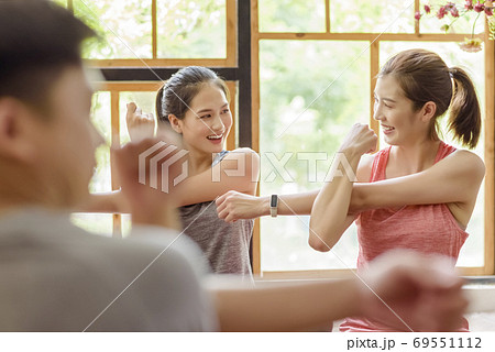 Women sportswear 69551112