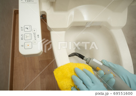 スチームクリーナーでトイレクリーニング スチームクリーナーでトイレクリーニング 69551600