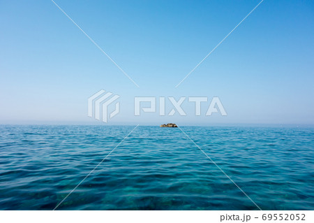 beautiful sea 69552052