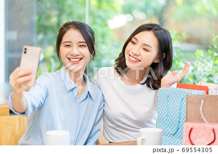 two woman, lifestyle 69554305