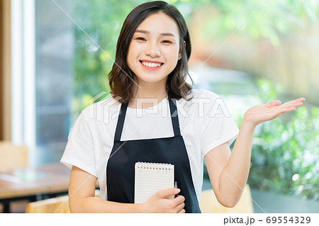 Woman. waitress Woman. waitress 69554329