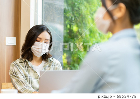 People working after pandemic 69554778