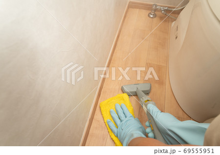 スチームクリーナーでトイレ床掃除 スチームクリーナーでトイレ床掃除 69555951
