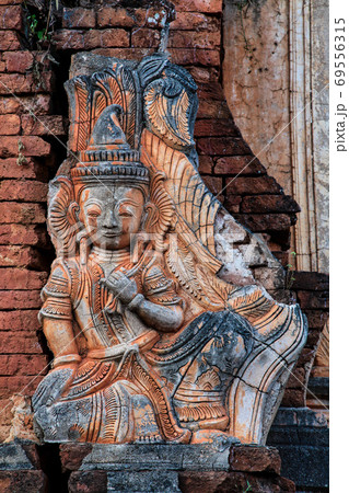 Ruins of ancient stupas of Shwe Indein Pagoda Inle Lake, Shan State, Myanmar Ruins of ancient stupas of Shwe Indein Pagoda Inle Lake, Shan State, Myanmar 69556315