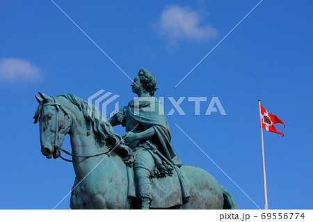 Statue of Frederick V by Jacques Franancis Joseph Saly at the ce Statue of Frederick V by Jacques Franancis Joseph Saly at the ce 69556774