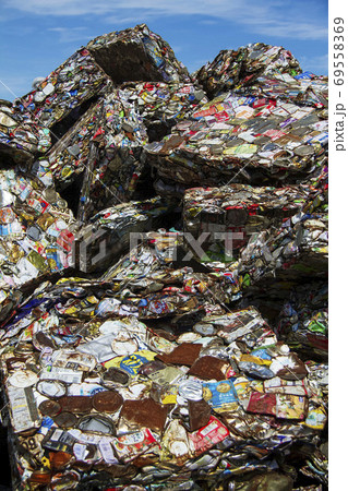 リサイクルされる空きカン 69558369