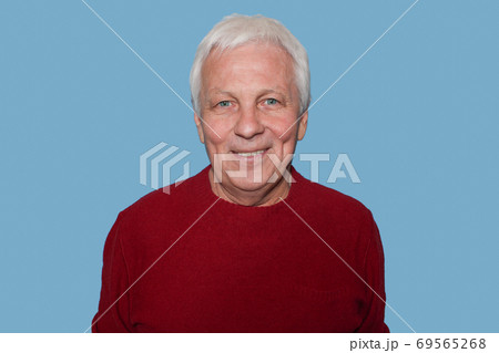 Senior handsome man with grey hair 69565268