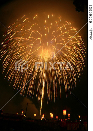 【新潟県】片貝まつりの花火。浅原神社秋季例大祭奉納大煙火。 【新潟県】片貝まつりの花火。浅原神社秋季例大祭奉納大煙火。 69566635
