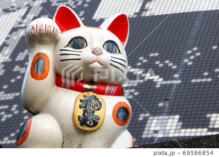常滑のやきもの散歩道にある招き猫　Maneki Neko in Tokoname Aichi 69566854