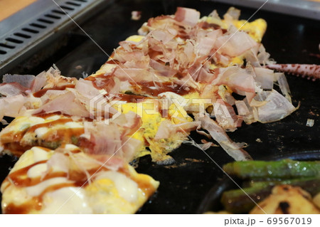 昼食の鉄板焼き 69567019