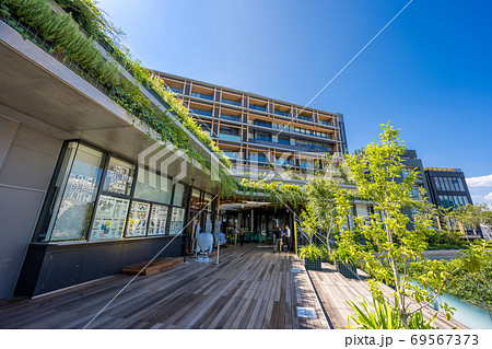 原宿駅前の複合施設「ウィズ原宿」 原宿駅前の複合施設「ウィズ原宿」 69567373