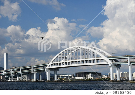 阪神高速5号湾岸線の六甲アイランド大橋（神戸市） 69568456