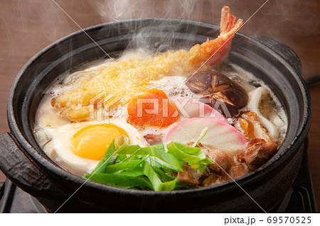 鍋焼きうどん 鍋焼きうどん 69570525