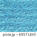 Seamless texture of clear water background. Repeating pattern of blue waves with light reflections 69571845