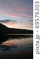 朝焼け　湖畔 69576303